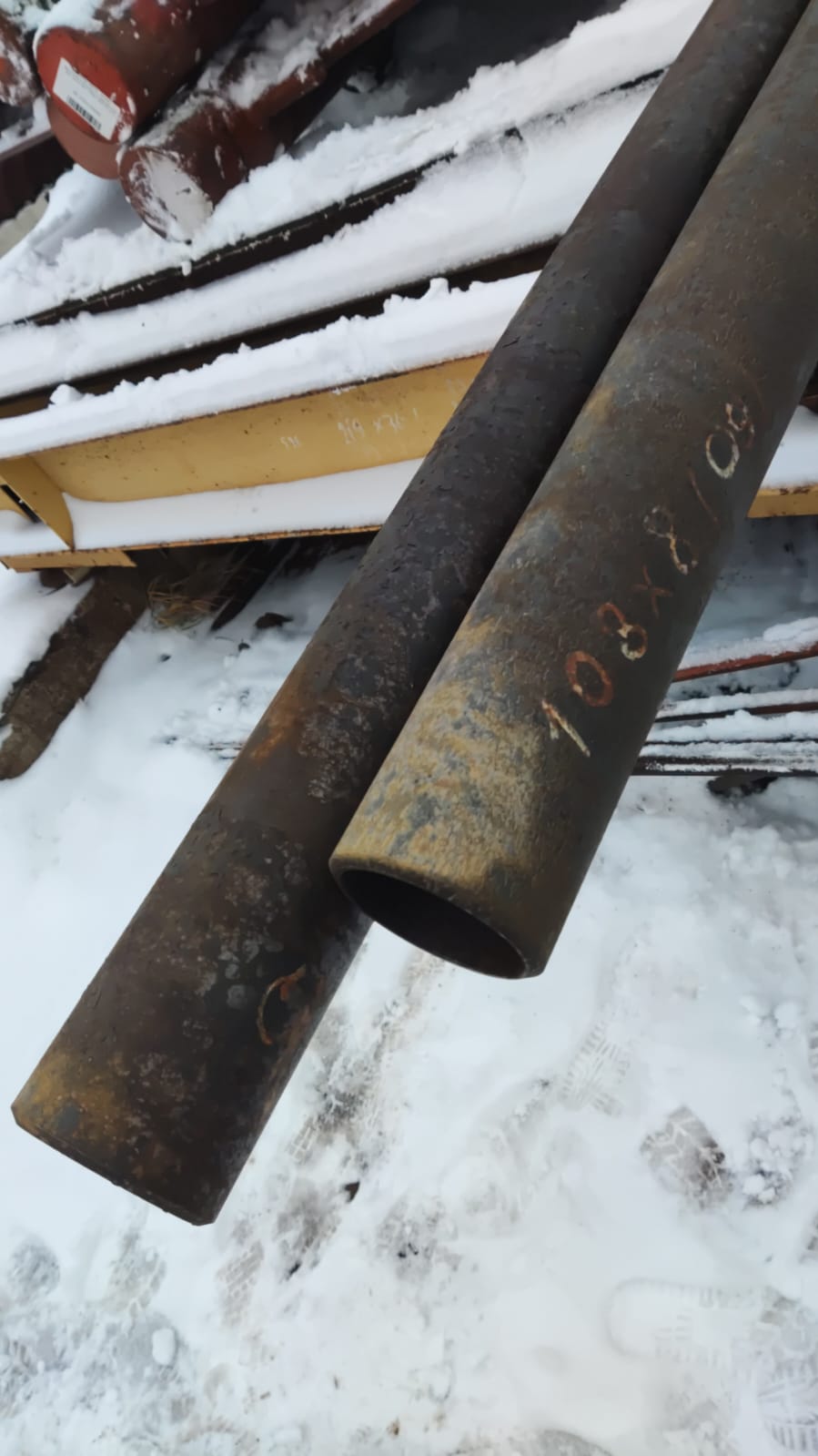 Трубы черные стальные 108/8 горячедеформированные ГОСТ 8731-74 можно купить со склада от 1 метра.